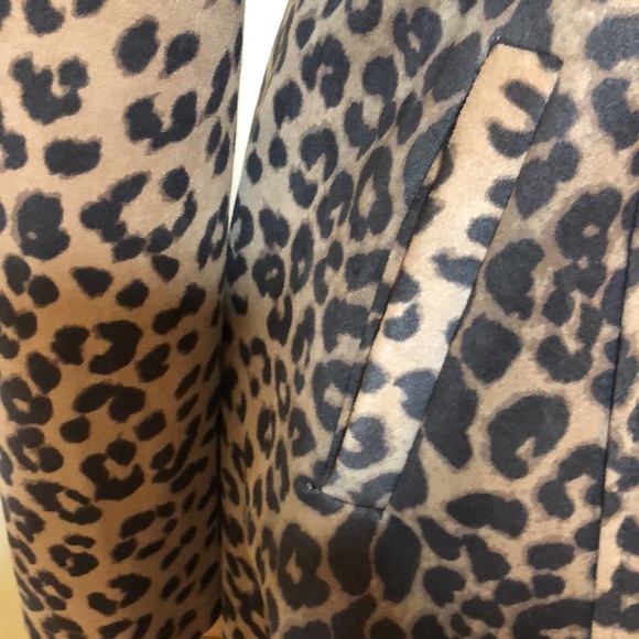Triple Seven Long Sleeve Leopard Printed Size M. - Picture 7 of 15
